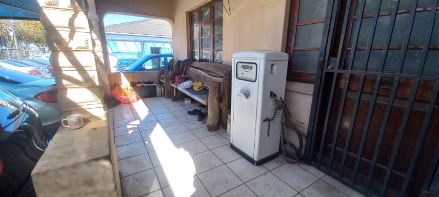 4 Bedroom Property for Sale in Wetton Western Cape